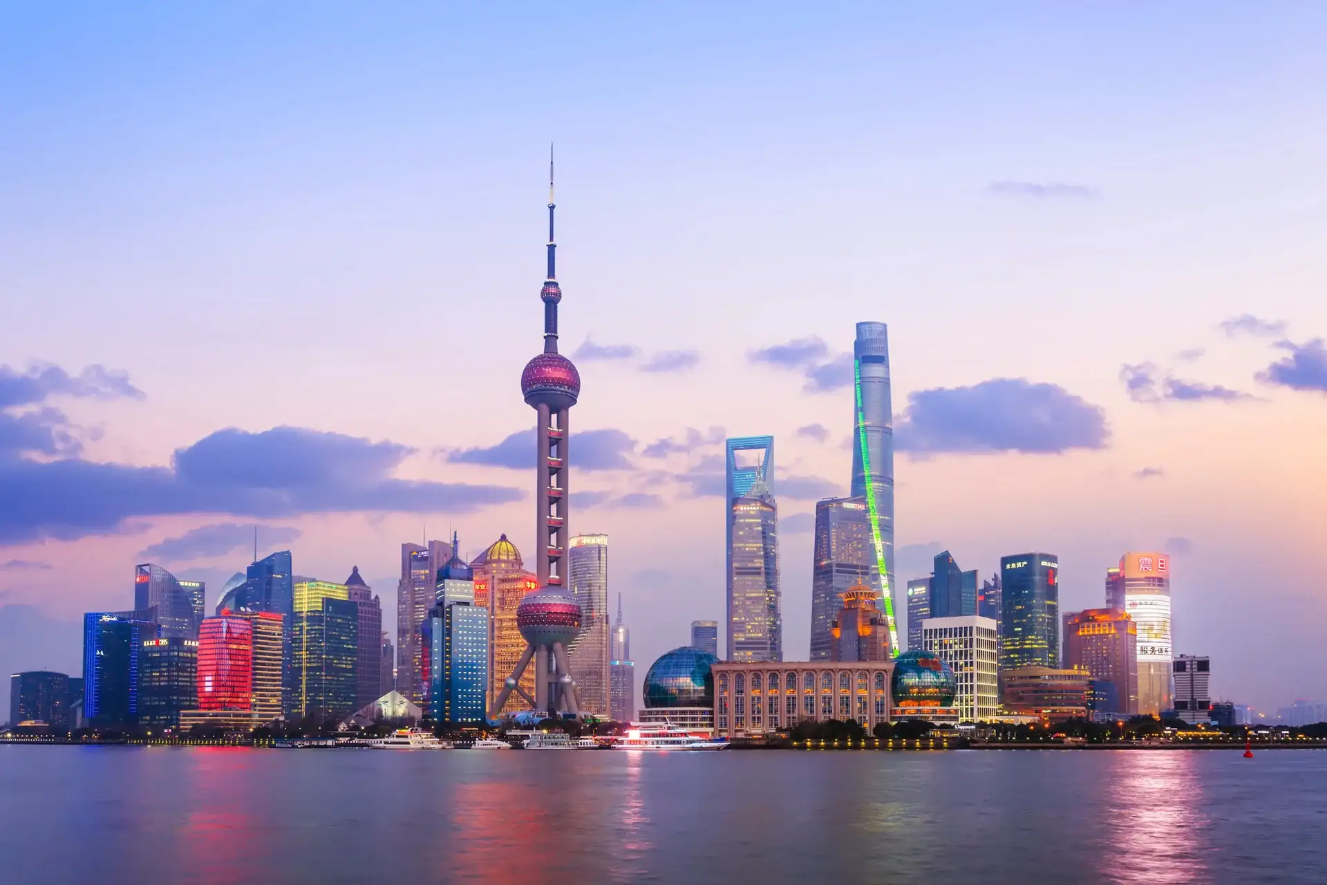 Shanghai vs. Hong Kong: Qual dessas megacidades é a melhor para sua viagem?